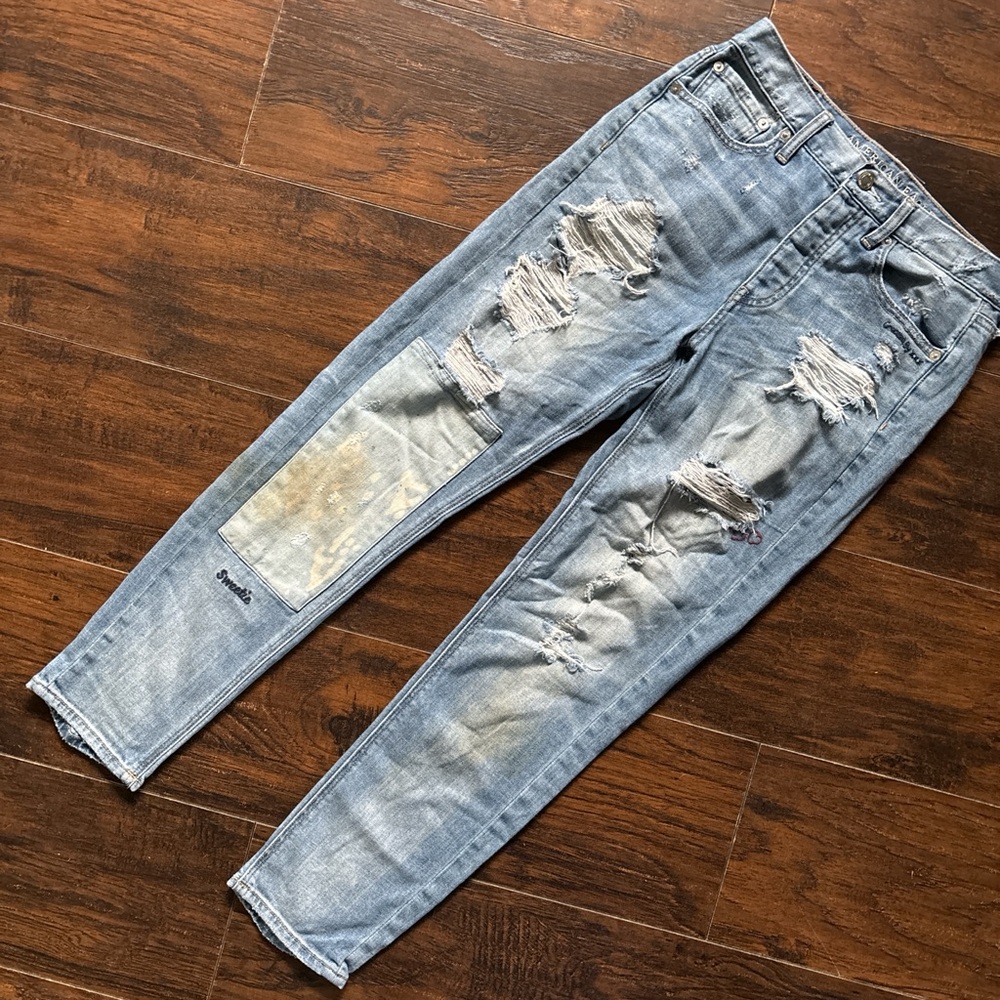 Y2K American Eagle jeans size 2 embroidered, ripped and patched